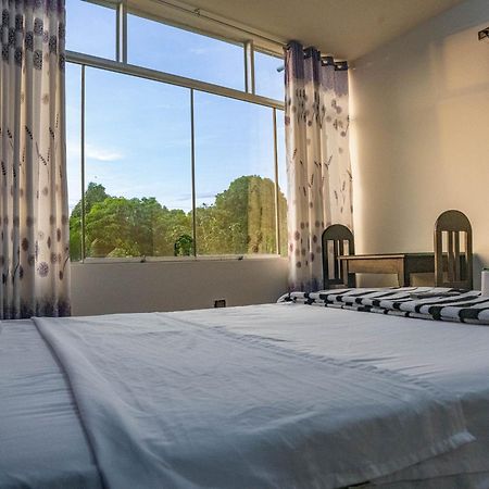 מויובמבה Hospedaje Miraflores מראה חיצוני תמונה