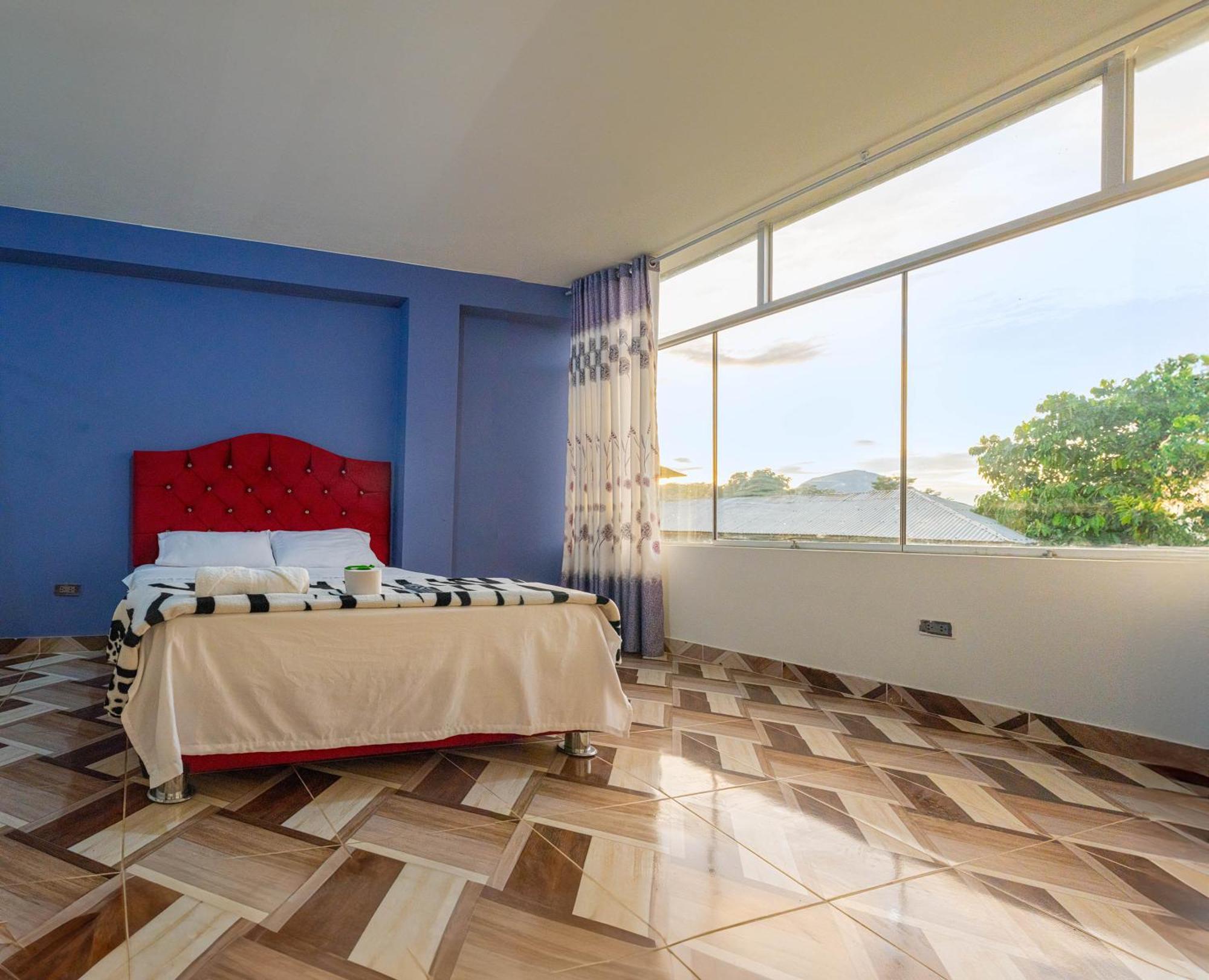 מויובמבה Hospedaje Miraflores מראה חיצוני תמונה