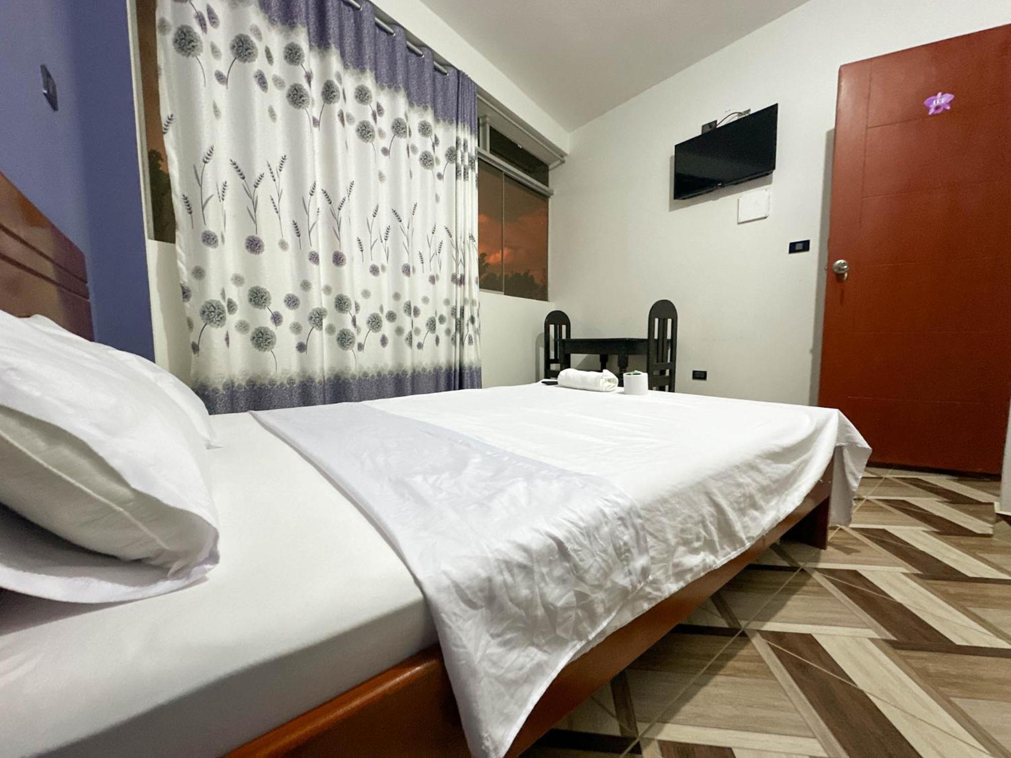 מויובמבה Hospedaje Miraflores מראה חיצוני תמונה
